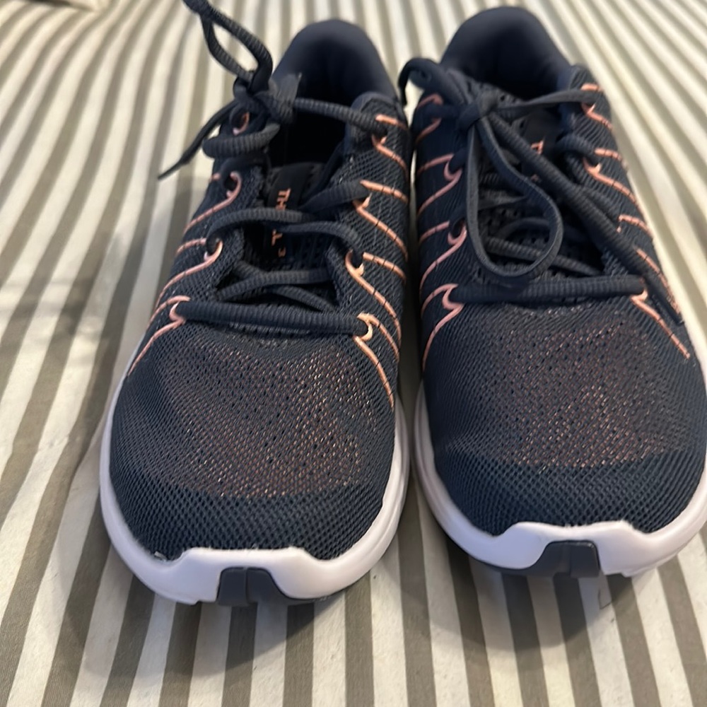 Under Armour Thrill 3 shoes